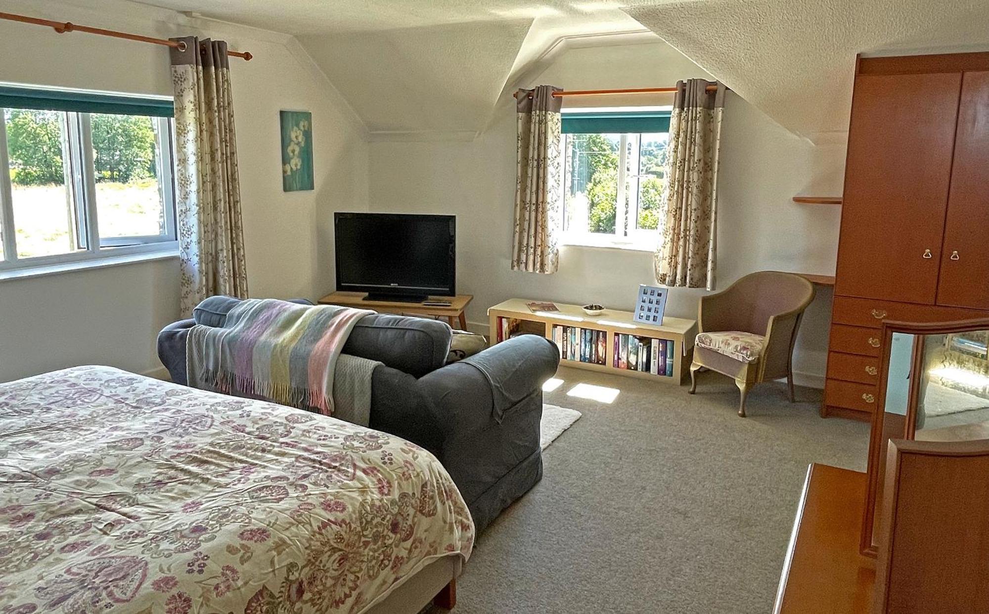Maesyfelin Isaf B&B Llanybydder Экстерьер фото